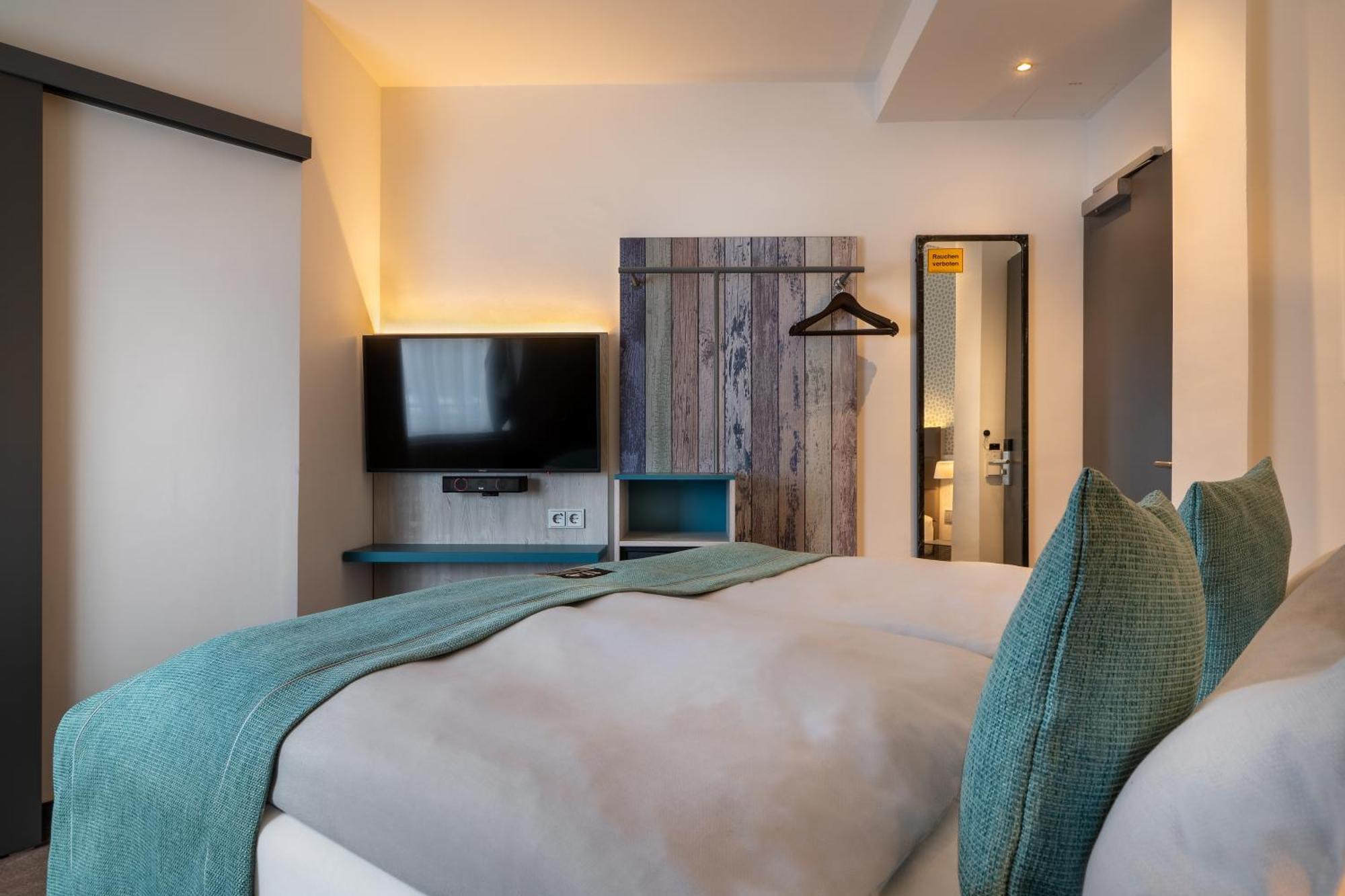 Hotel H+ 4*